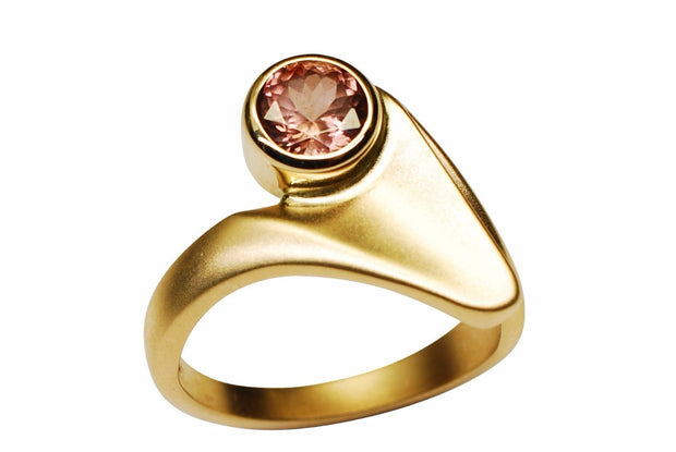 14k Yellow Gold Pink Zircon Ring