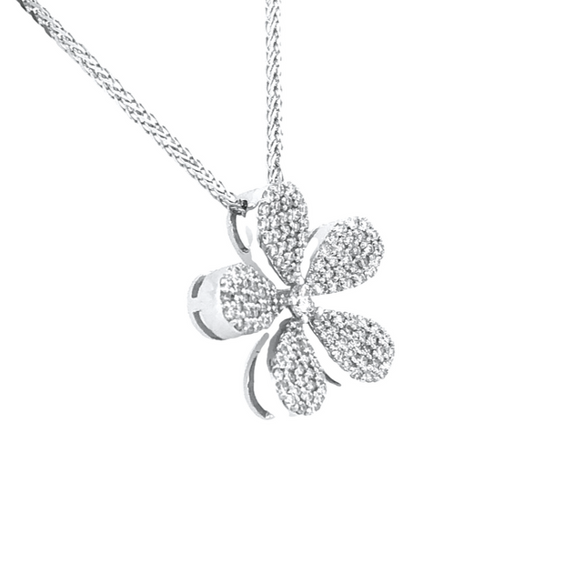 18k White Gold Diamond Flower Pendant