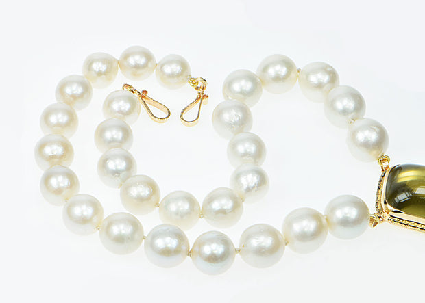 98 ct. Lemon Citrine Cabochon and 15mm Freshwater Pearl Necklace