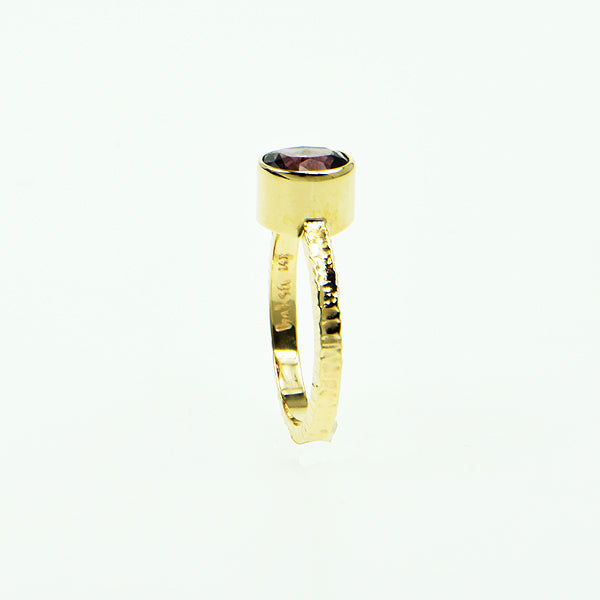 Michael Baksa 14K Gold Ceylon Lavender Spinel Ring